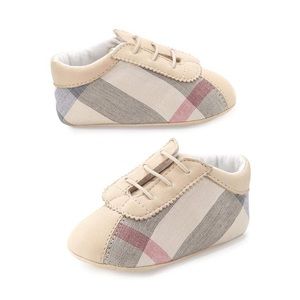 Burberry infant shoes